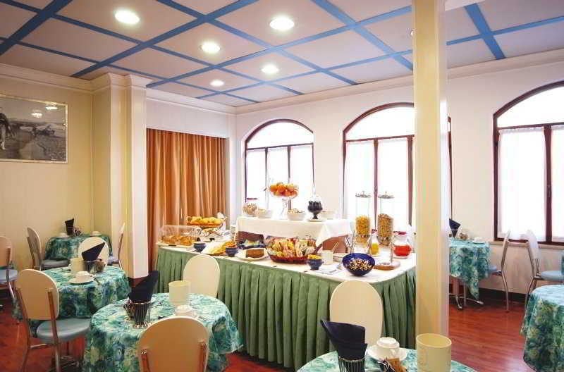 Hotel Marittima Rimini Restoran fotoğraf